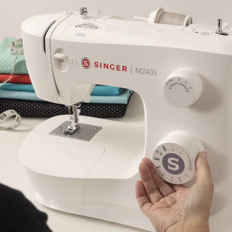 Machine à coudre Singer M2405 - Reconditionné