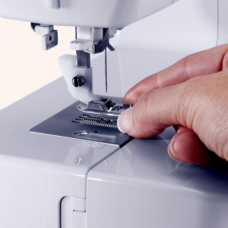 Machine à coudre Simple M3221